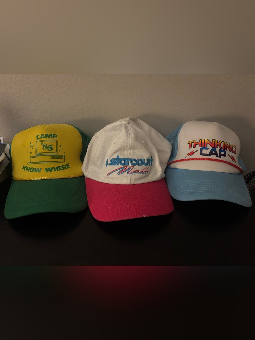 Stranger Things (Lot) 3x hats